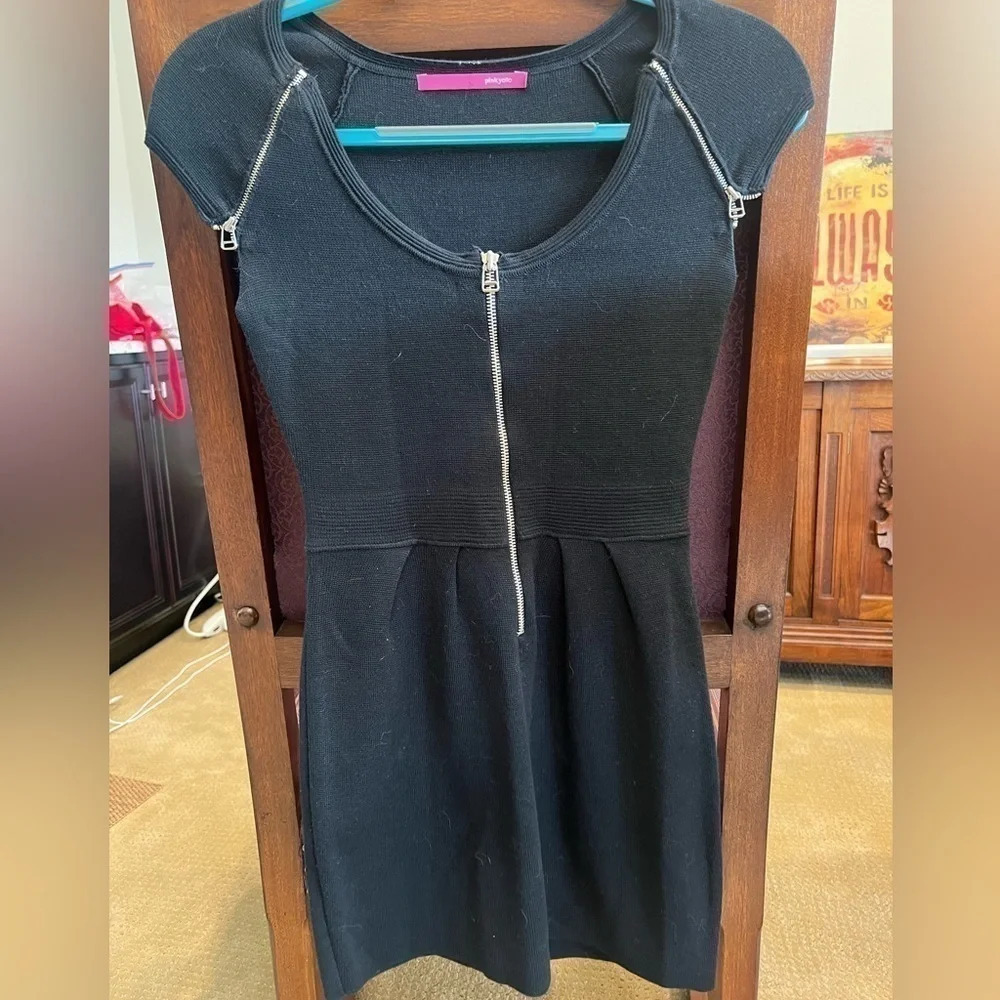 PinkyYotto LBD: black cocktail dress with silver zippers - Picture 2 of 3